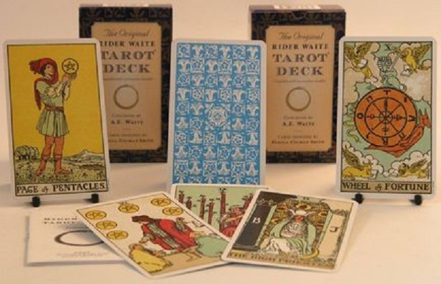 Chuẩn bị bộ bài Tarot